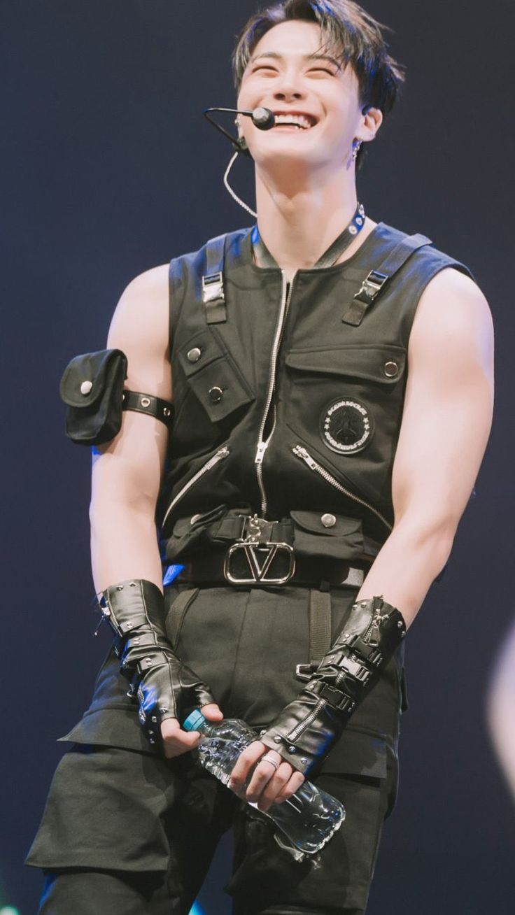 Behind-the-scenes cut of Moonbin (ASTRO)