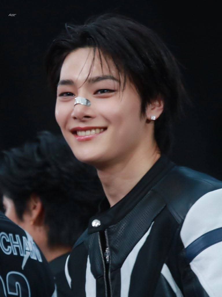 Behind-the-scenes cut of I.N (Stray Kids)