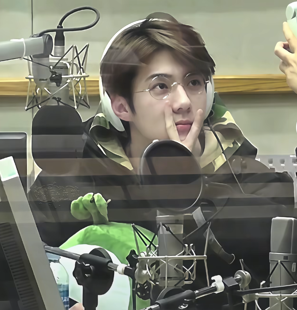 세훈 (EXO)의 비하인드 컷