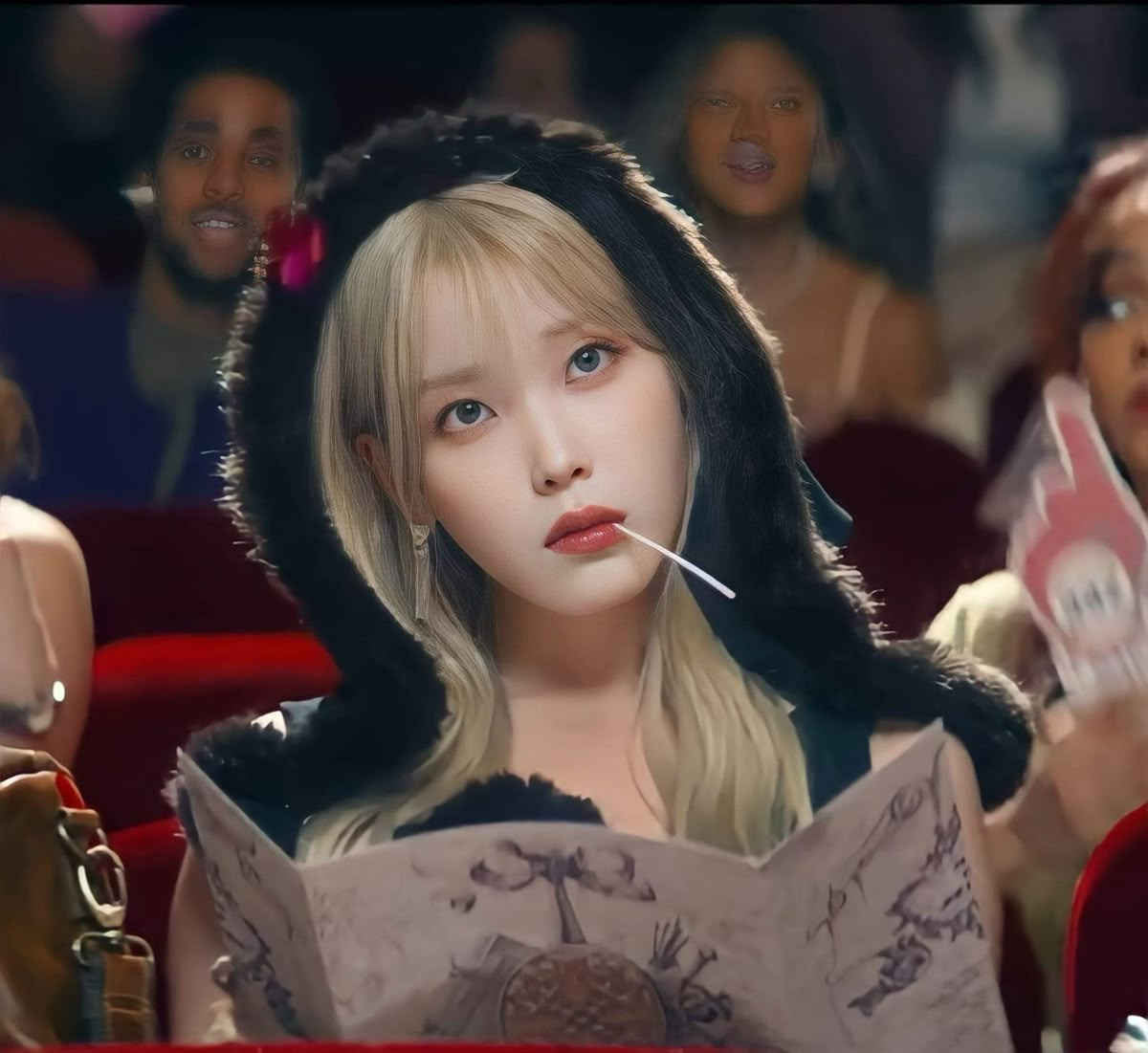 아이유의 비하인드 컷