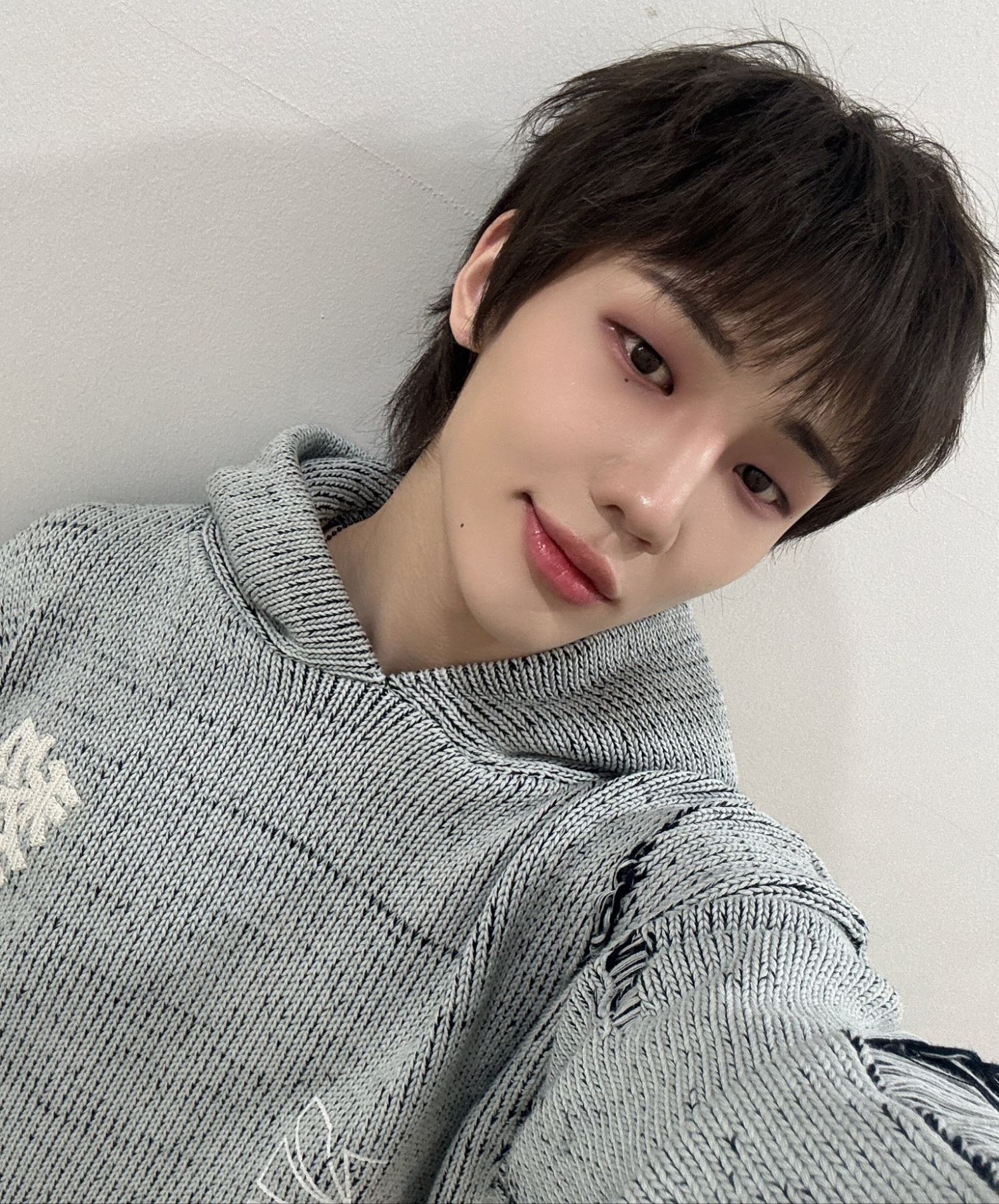 Behind-the-scenes cut of Junhyeok (TNX)