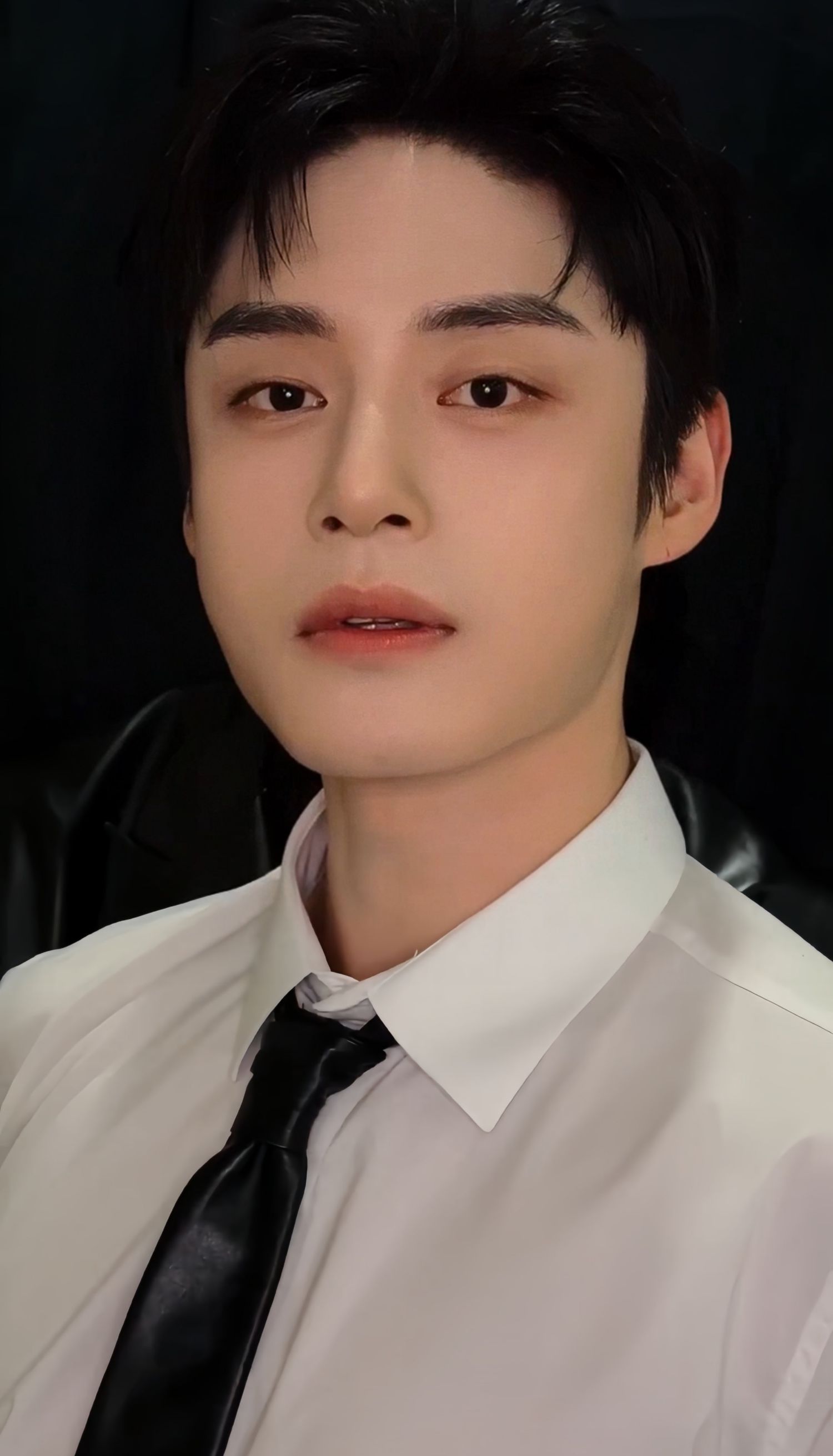 Today's most popular wallpaper in the Kim Jiwoong (ZEROBASEONE) community