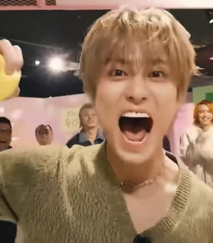 Behind-the-scenes cut of Taki (&TEAM)