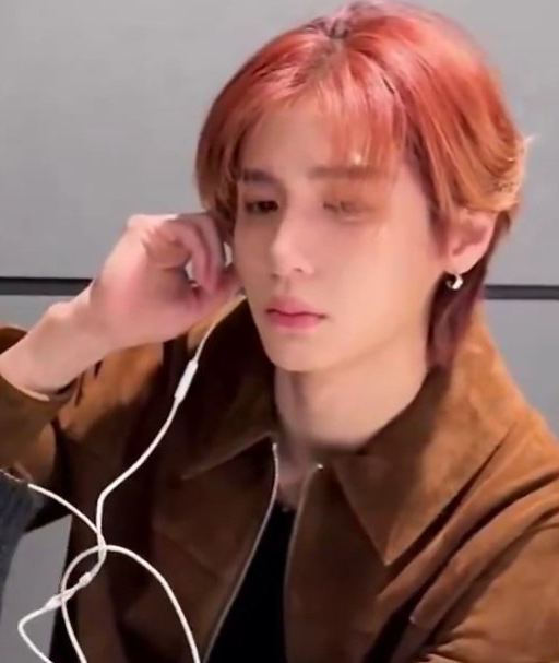 Behind-the-scenes cut of Leehan (BOYNEXTDOOR)