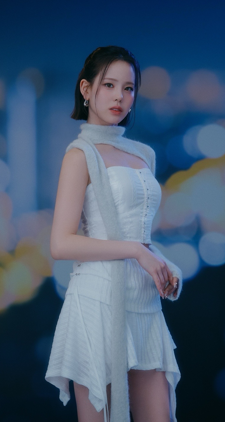 Fandom-recommended wallpaper image of Mako (NiziU)