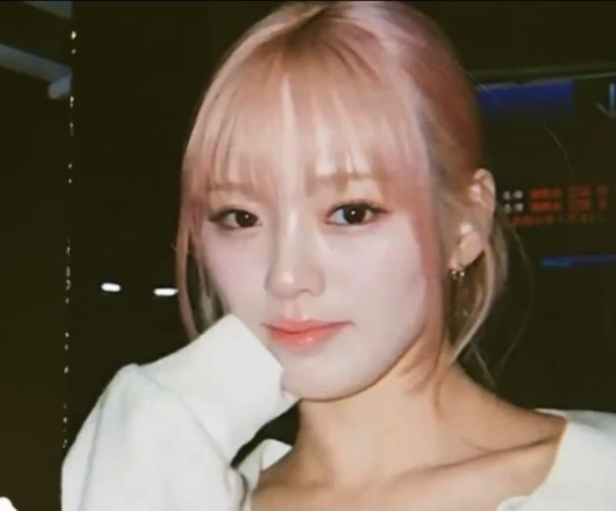 リオ (NiziU)の舞台裏ショット