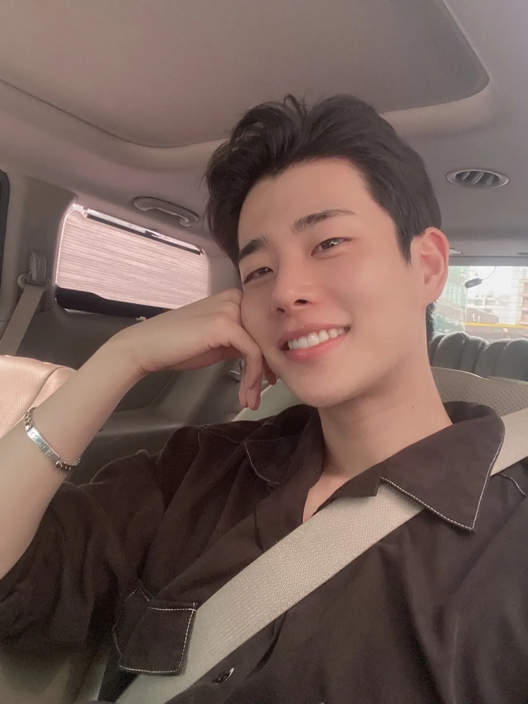 A moment captured by MJ (ASTRO)'s fan