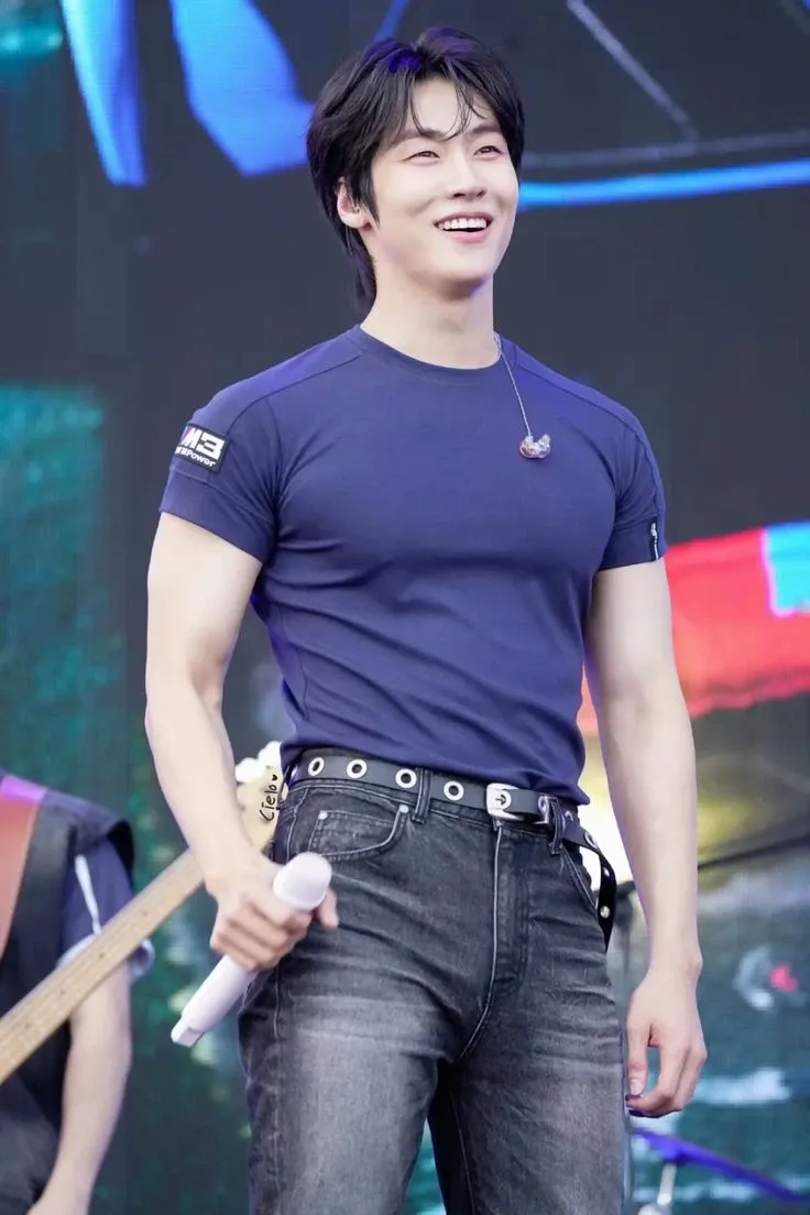 Latest photo of Lee Seunghyup (N.Flying)