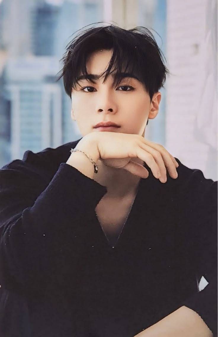 Latest photo of Moonbin (ASTRO)