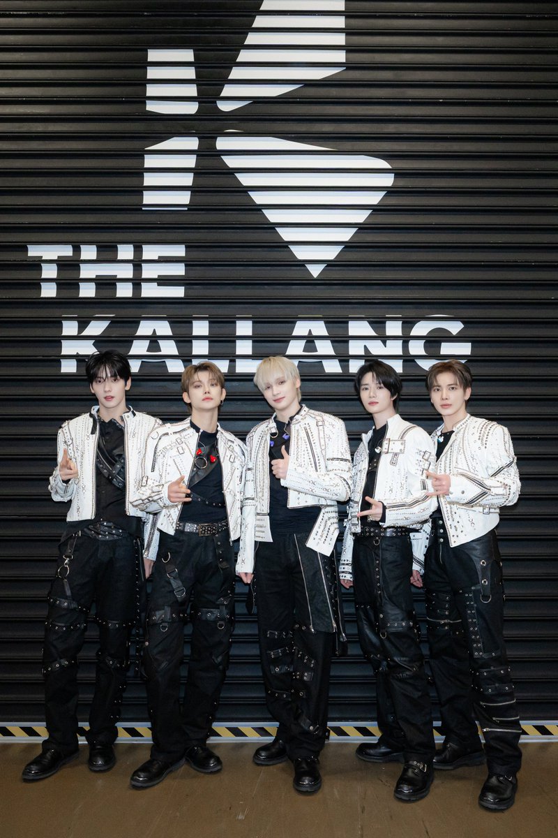 Potret di balik layar TOMORROW X TOGETHER