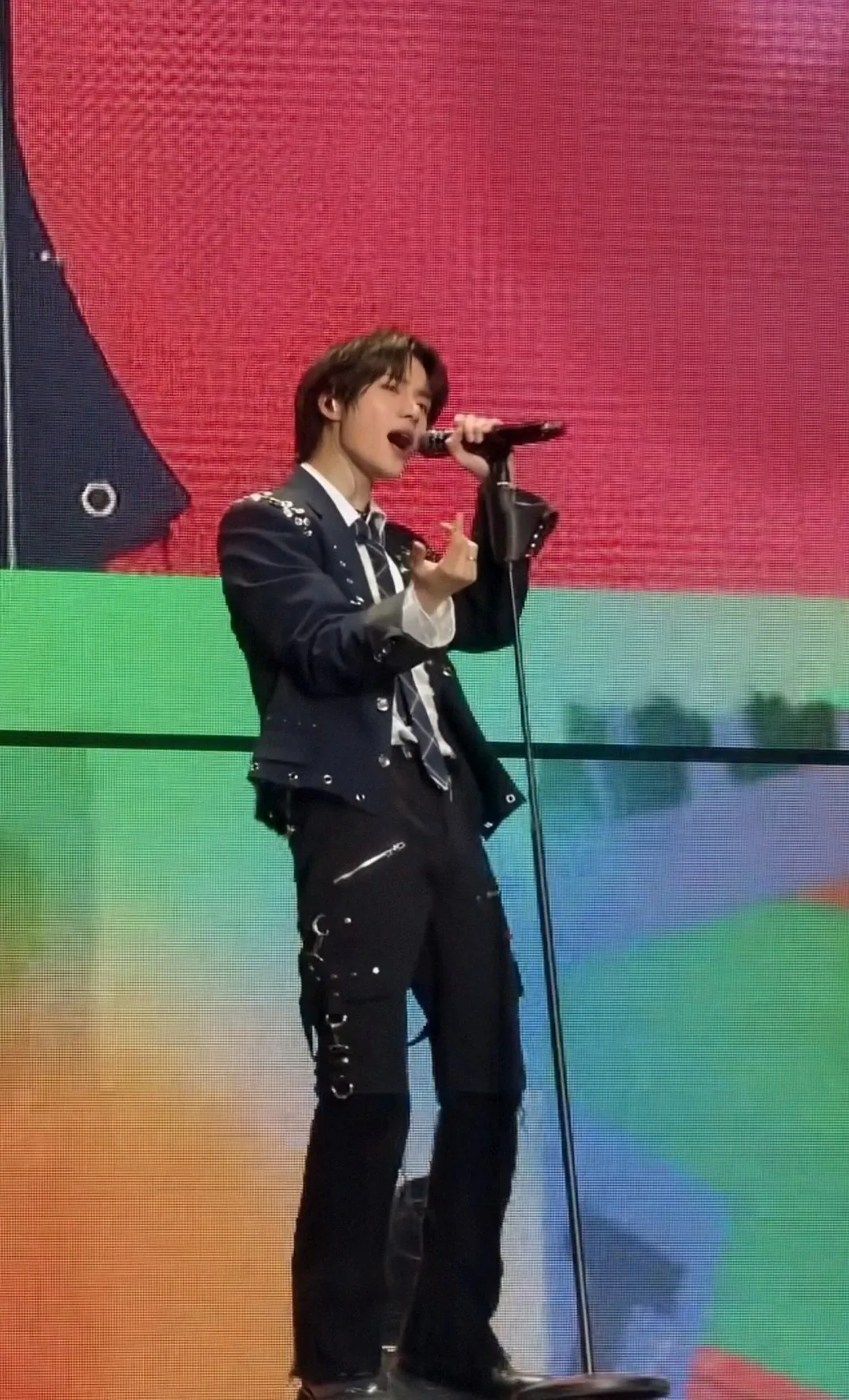 A moment captured by Beomgyu (TOMORROW X TOGETHER)'s fan