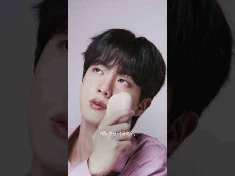 Momen yang diabadikan oleh penggemar Jin (BTS)
