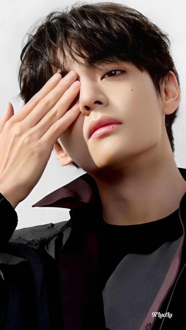 Latest photo of V (BTS)