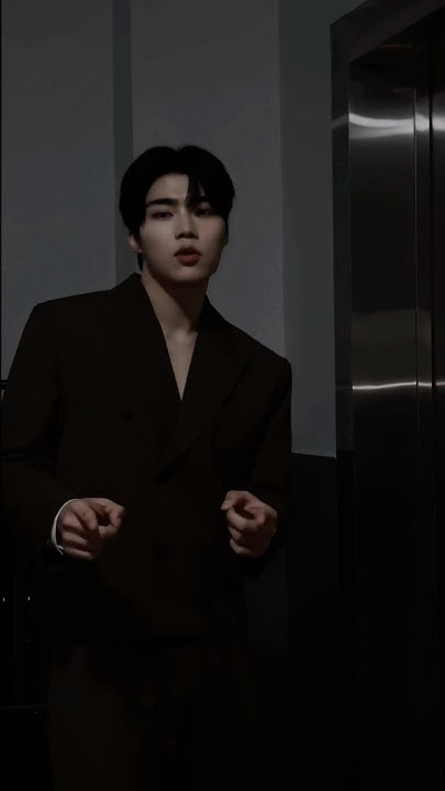 Potret di balik layar Park Gunwook (ZEROBASEONE)