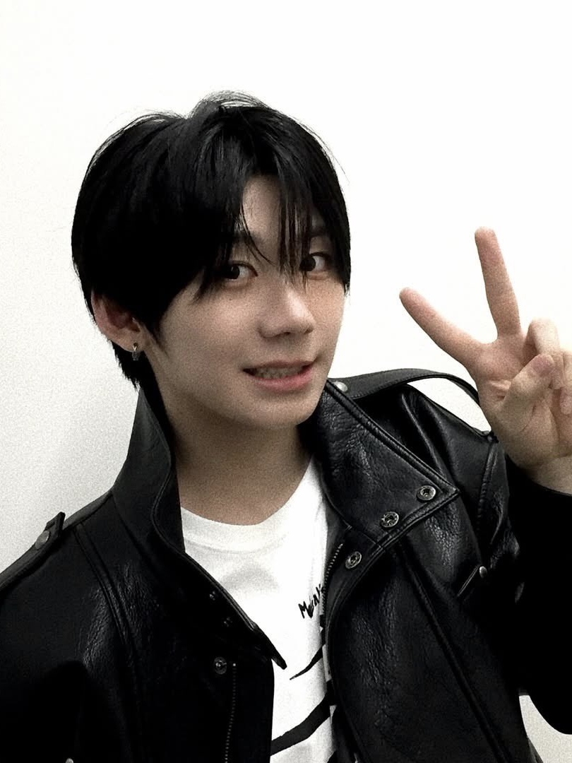 A moment captured by Park Han (AHOF)'s fan