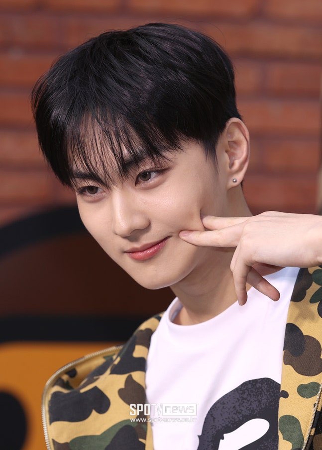 Behind-the-scenes cut of Jungwon (ENHYPEN)