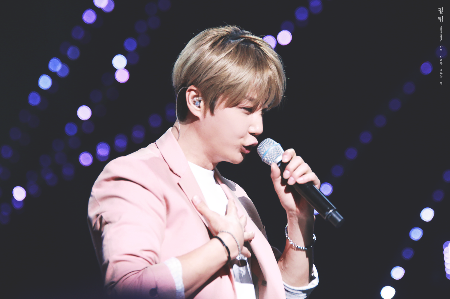 Behind-the-scenes cut of Shin Hyesung (SHINHWA)