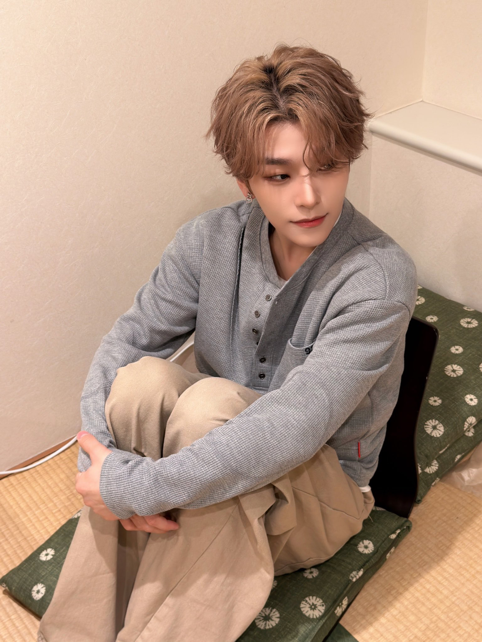 A moment captured by He Xinlong (ALPHA DRIVE ONE)'s fan