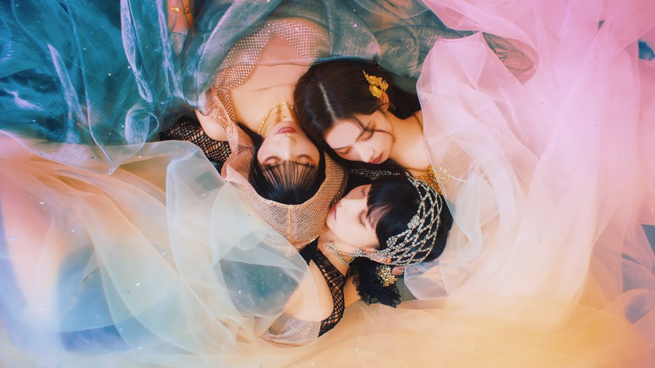 Momen yang diabadikan oleh penggemar Sana (TWICE)