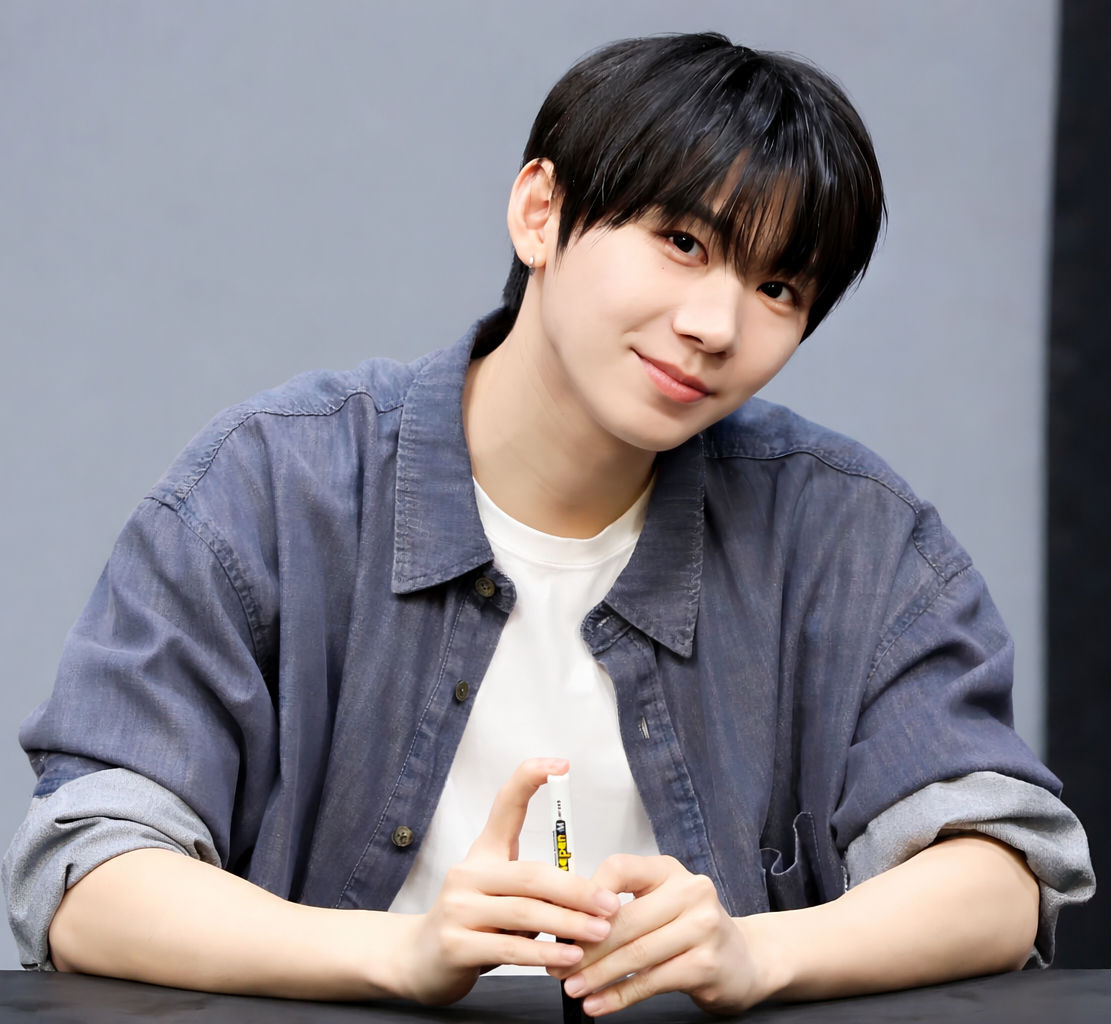 Recent activity shot of Park Han (AHOF)