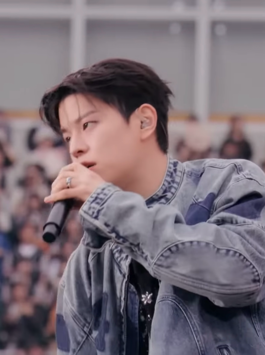 A moment captured by Seungmin (Stray Kids)'s fan