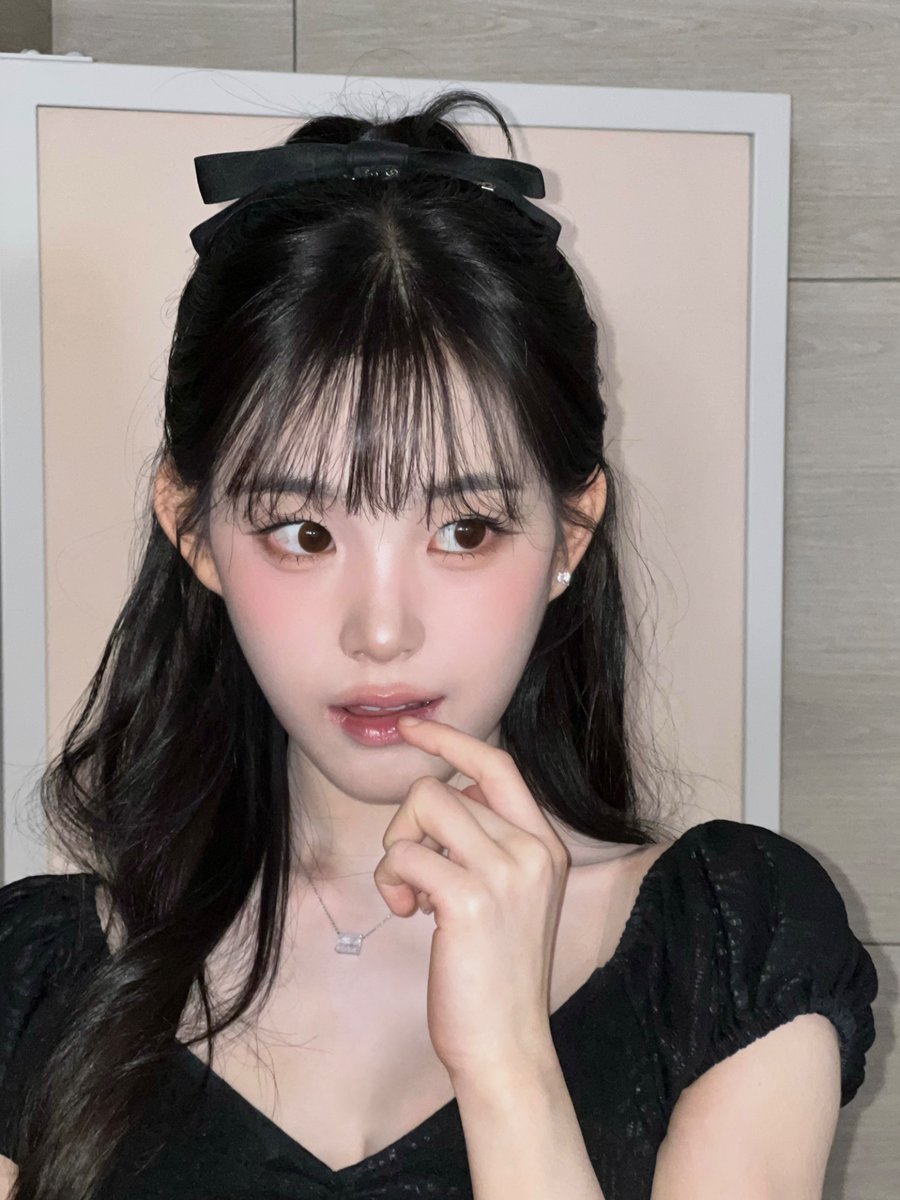 A moment captured by tripleS's fan