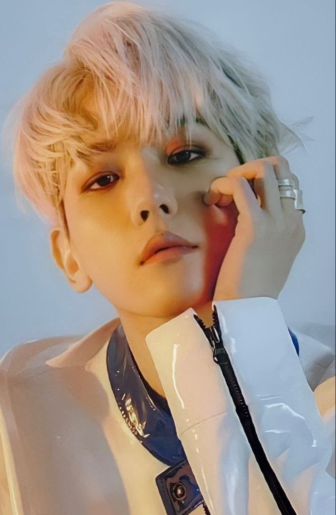 백현 (EXO)의 비하인드 컷