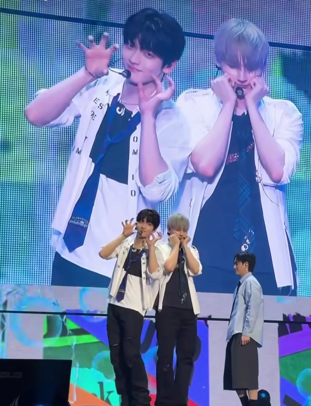 A moment captured by HueningKai (TOMORROW X TOGETHER)'s fan