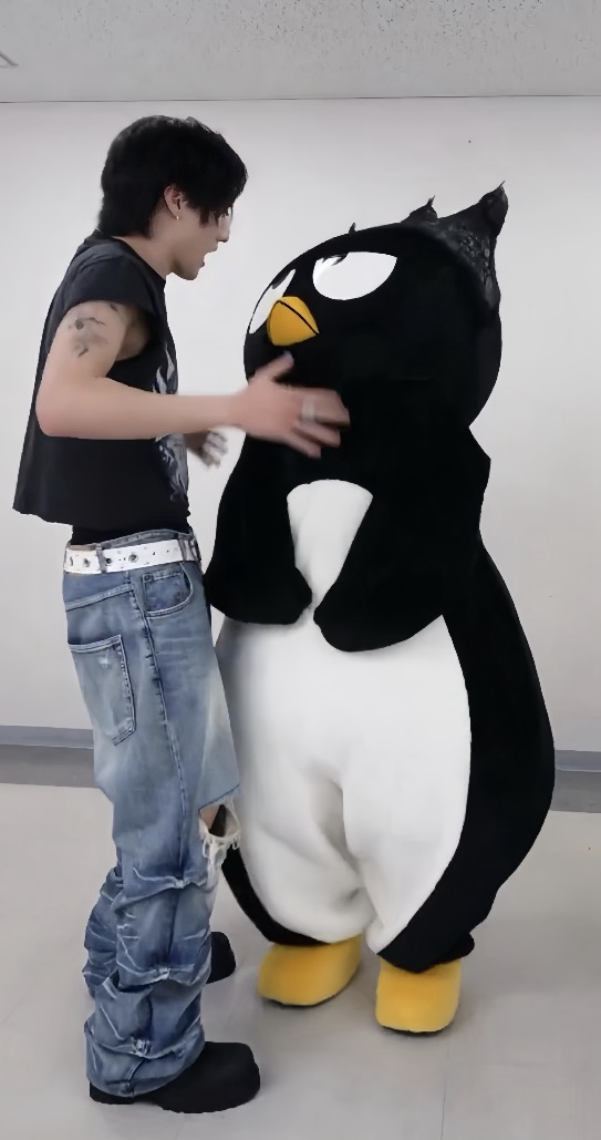 A heartfelt wallpaper shared by Haruto (TREASURE)'s fans