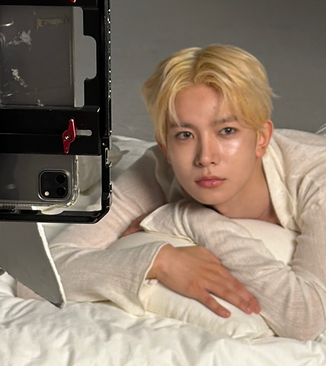 Behind-the-scenes cut of Evan