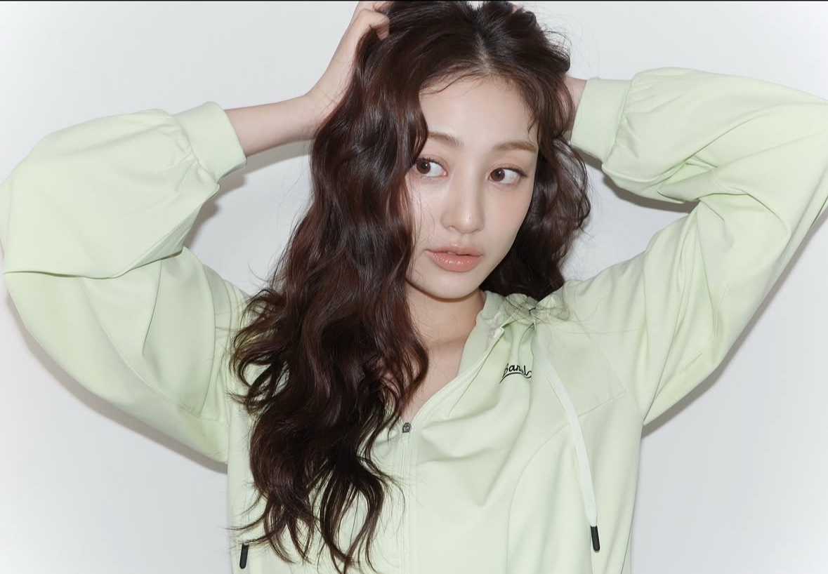 Latest photo of Jihyo (TWICE)