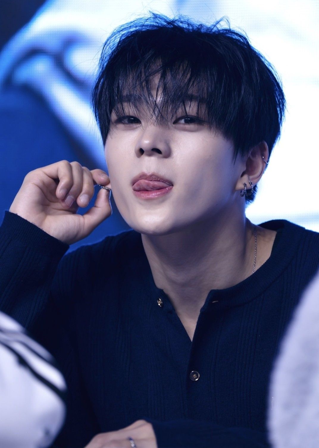 Latest photo of Kim Junmin (WHIB)