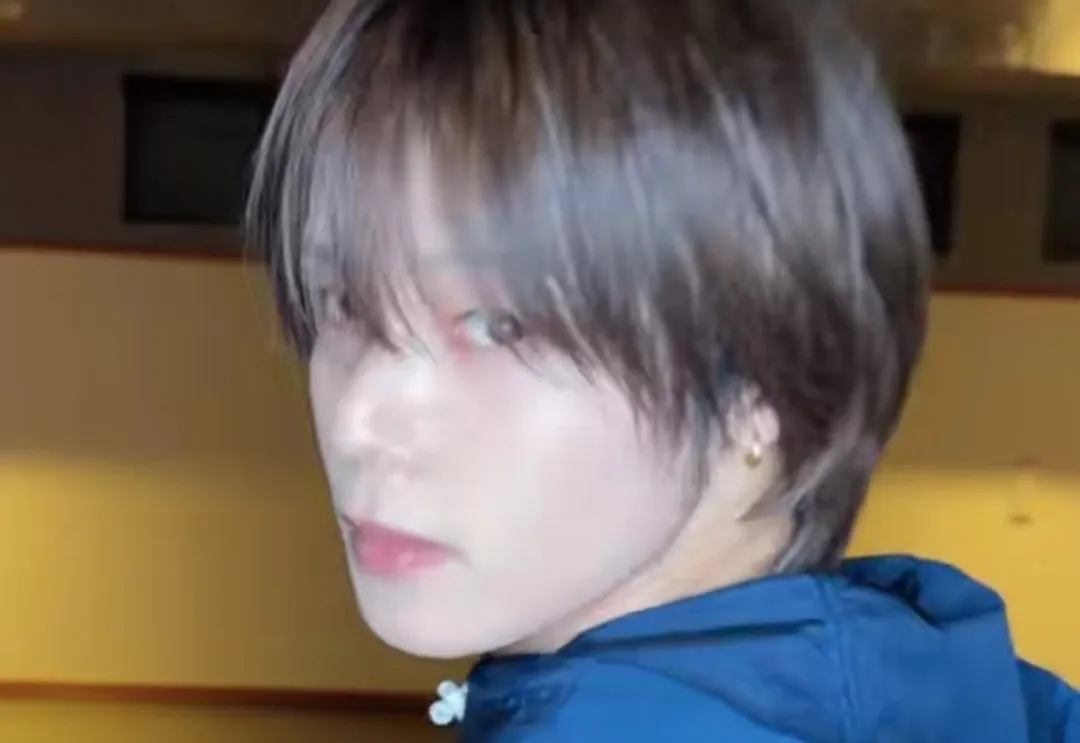 A moment captured by K (&TEAM)'s fan