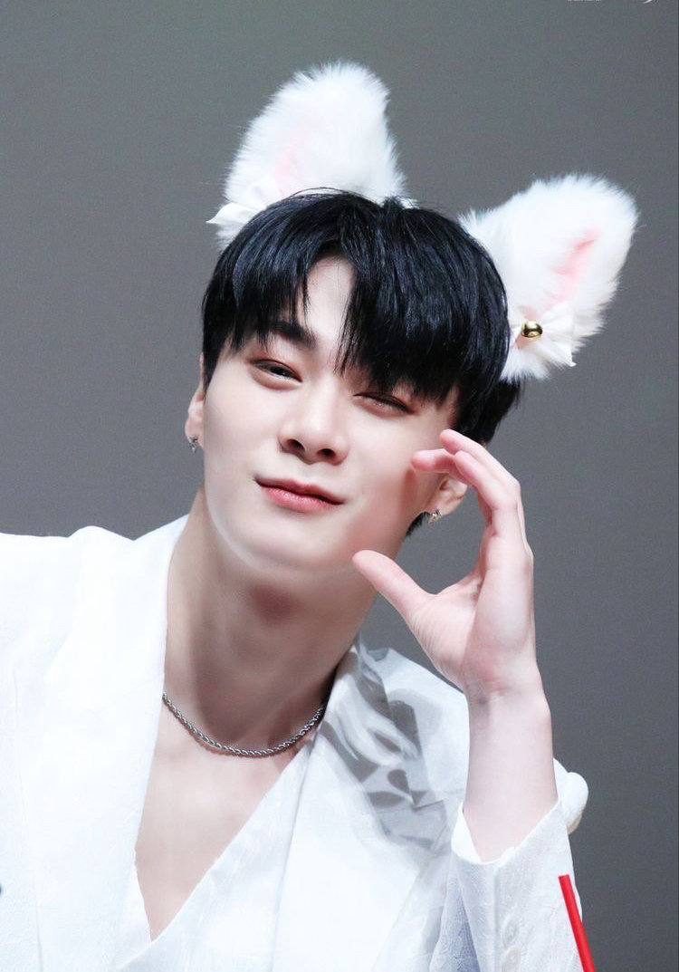 Latest photo of Moonbin (ASTRO)