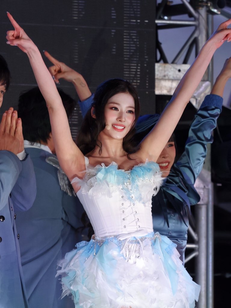 Foto terbaru Sana (TWICE)