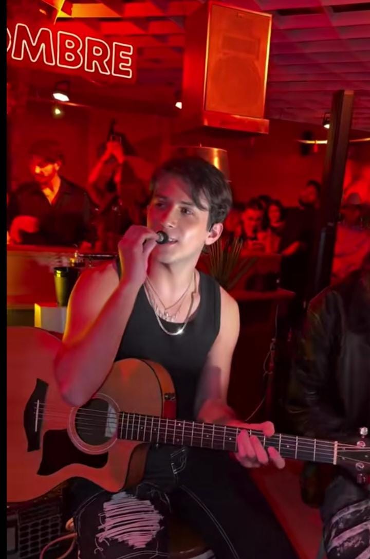 A moment captured by Alejandro (SANTOS BRAVOS)'s fan