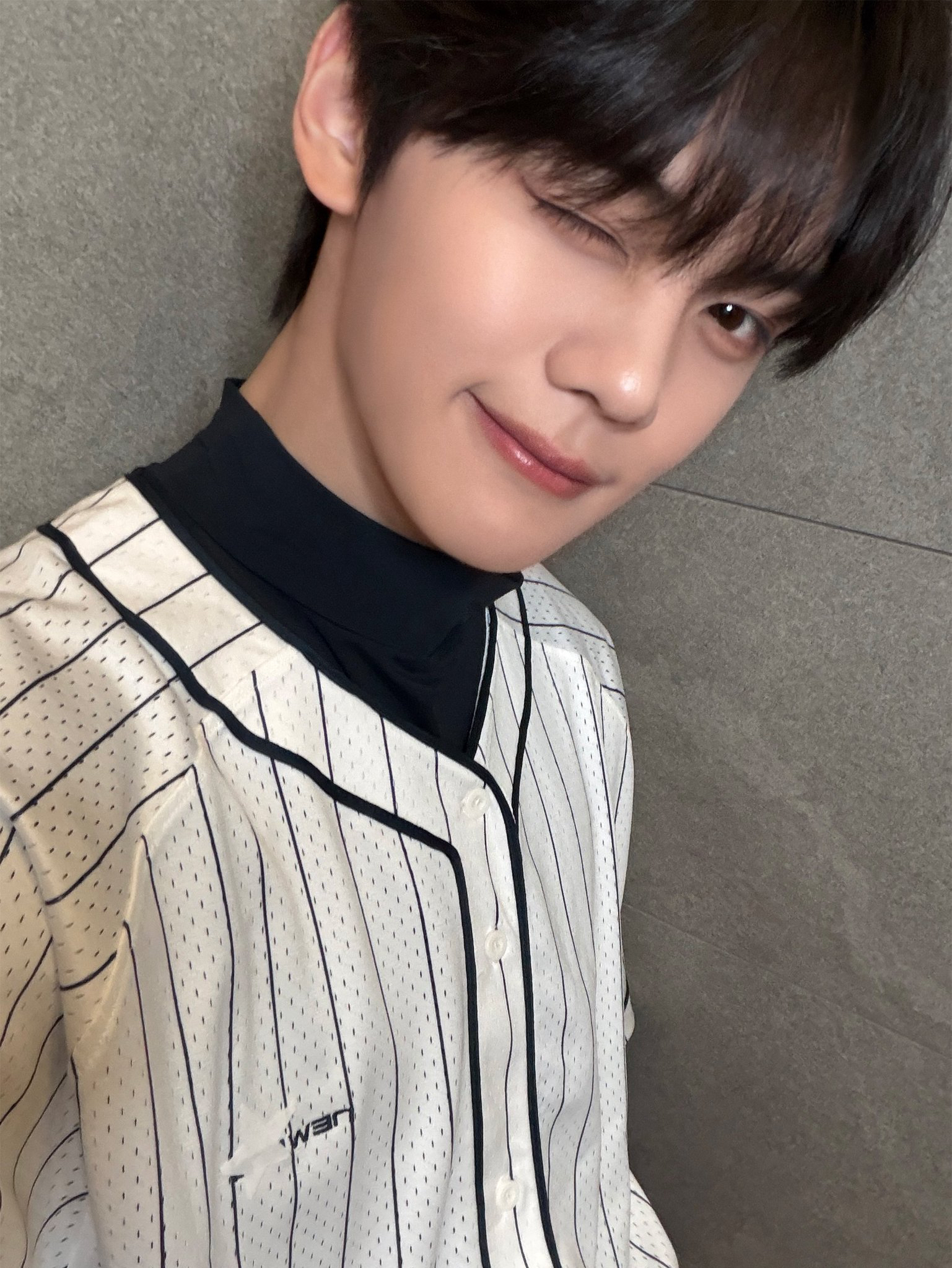 A moment captured by Kim Gyuvin's fan