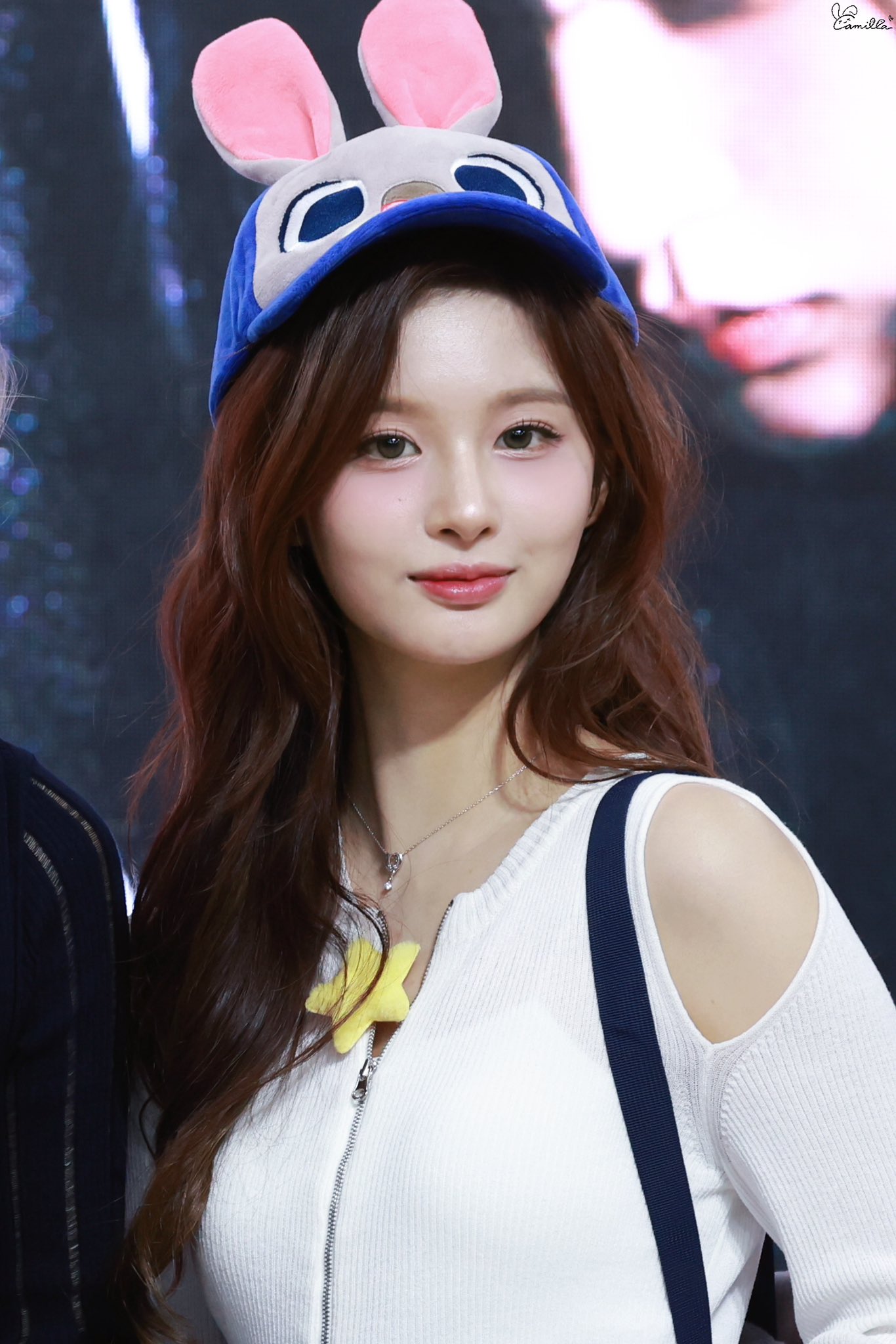 Recent activity shot of NMIXX