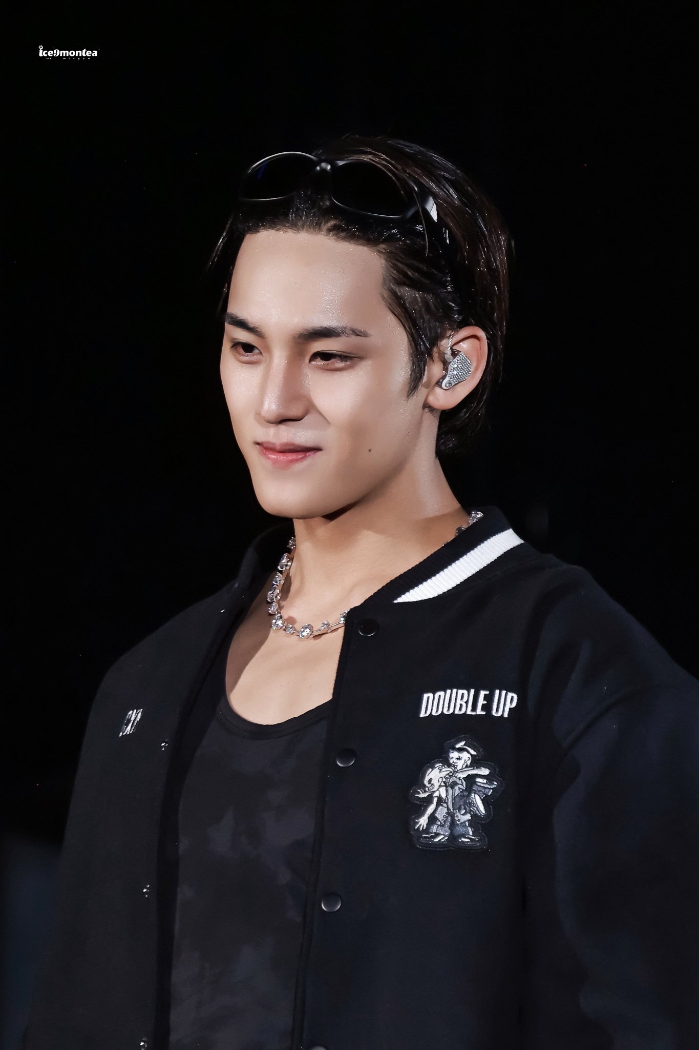 A moment captured by Mingyu (SEVENTEEN)'s fan