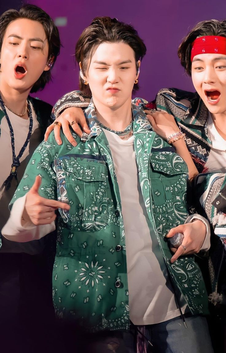 SUGA (BTS)の舞台裏ショット