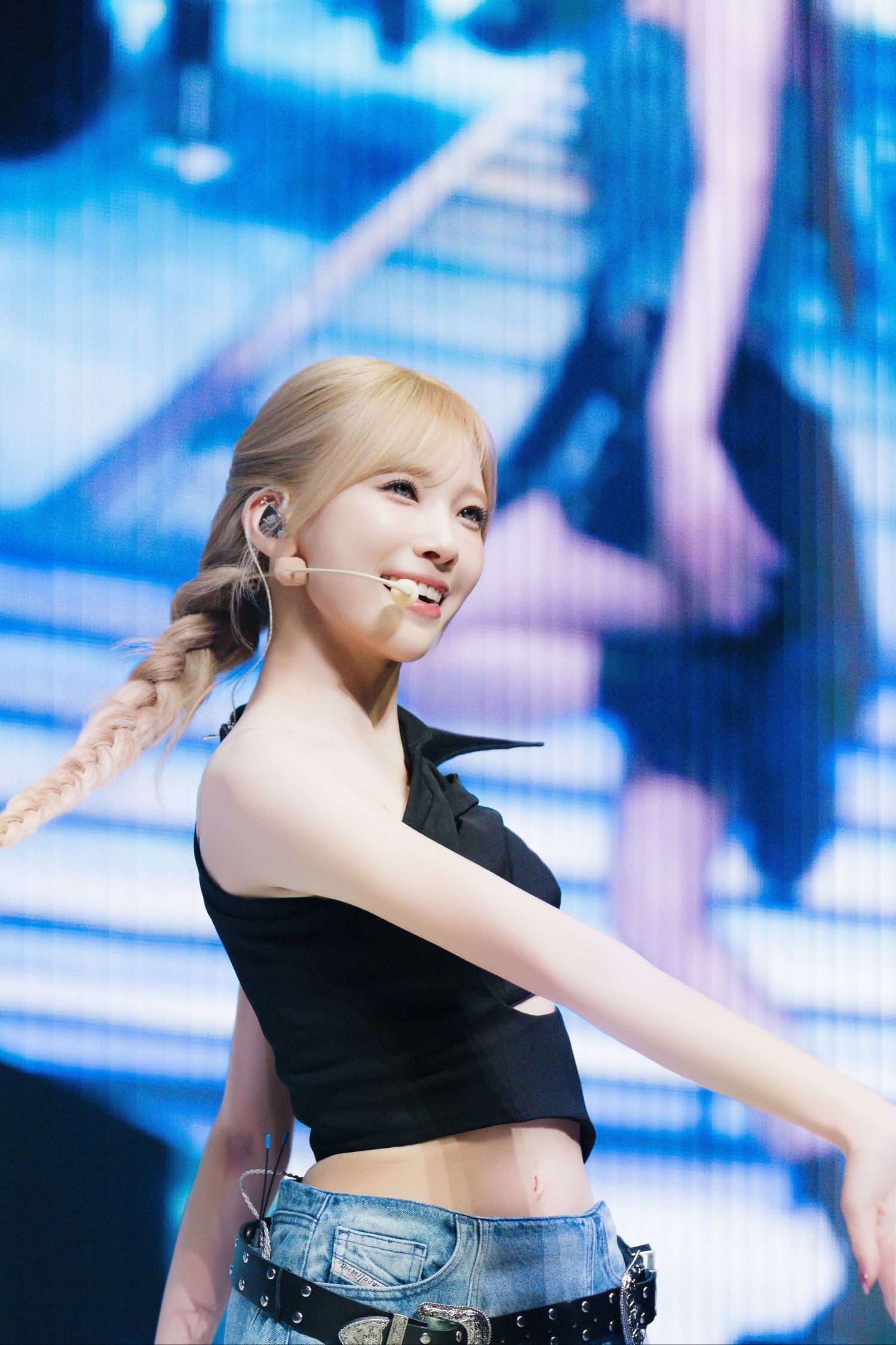 A moment captured by Mayuka (NiziU)'s fan