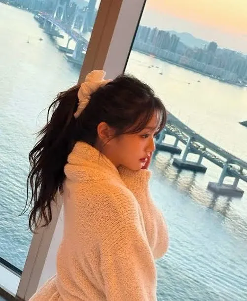 A moment captured by Jang Wonyoung (IVE)'s fan