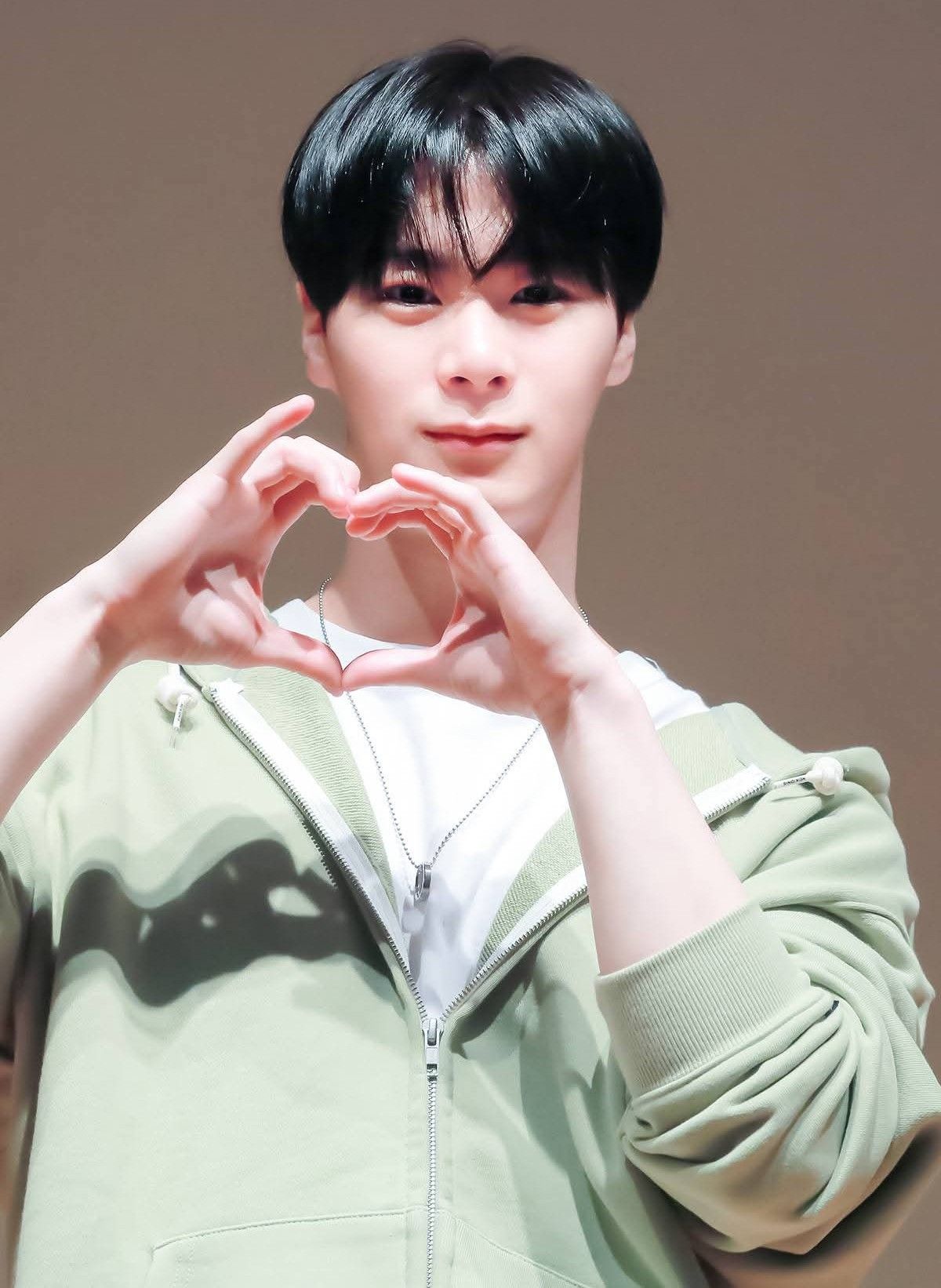 Behind-the-scenes cut of Moonbin (ASTRO)