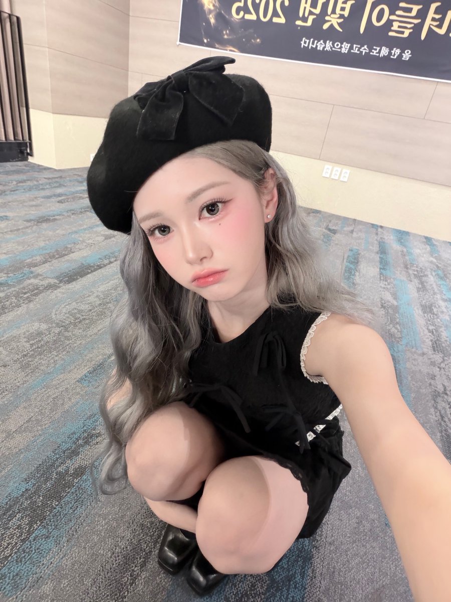 Behind-the-scenes cut of tripleS