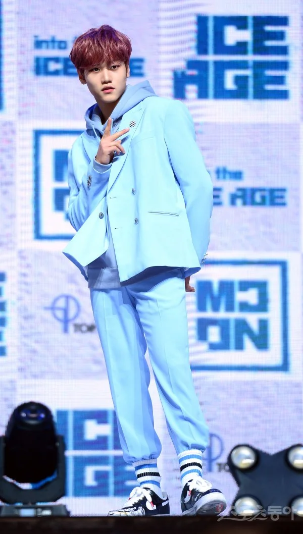 Behind-the-scenes cut of Minjae (MCND)