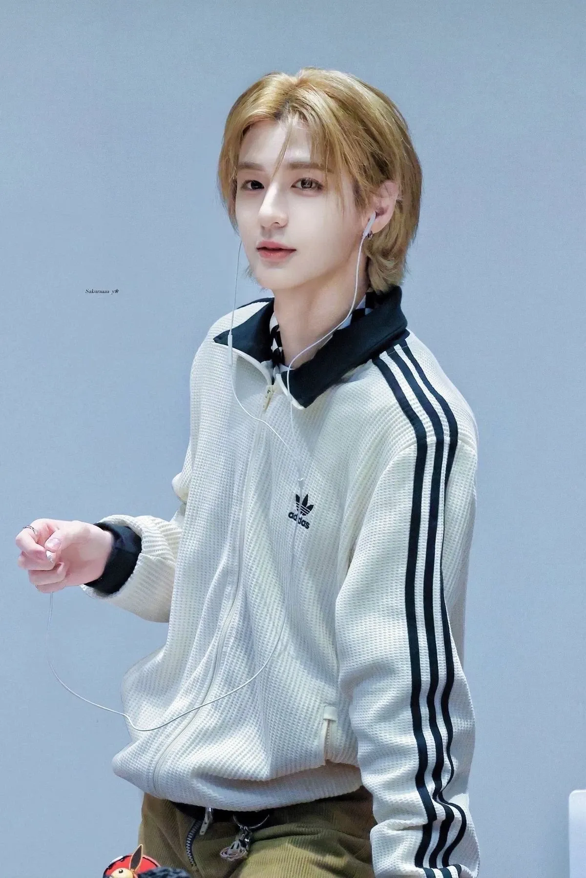 이한 (BOYNEXTDOOR)의 비하인드 컷