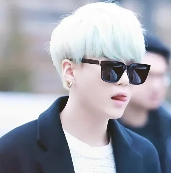 Latest photo of SUGA (BTS)