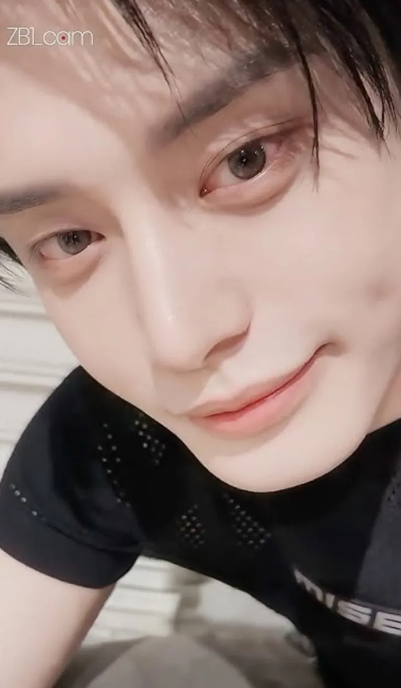 The most beloved wallpaper among Kim Jiwoong (ZEROBASEONE)'s fans