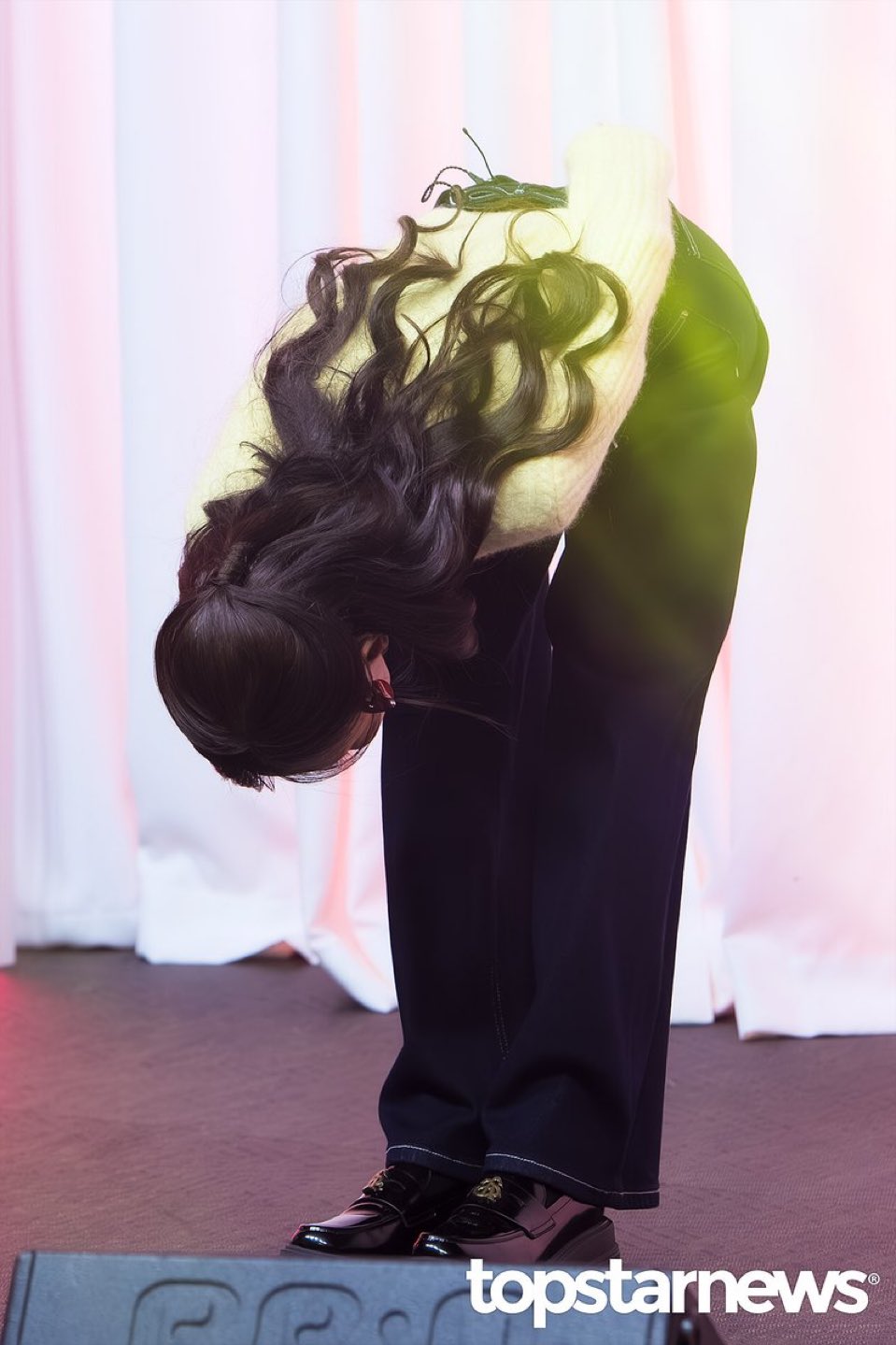 Behind-the-scenes cut of Wendy (Red Velvet)