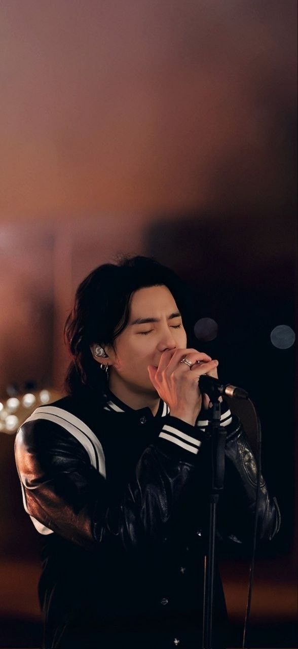 Today's most popular wallpaper in the SUGA (BTS) community